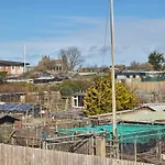 Host & - Abbey View House Nyaraló *