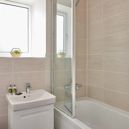 Host & - Abbey View House Tatil Evi *
